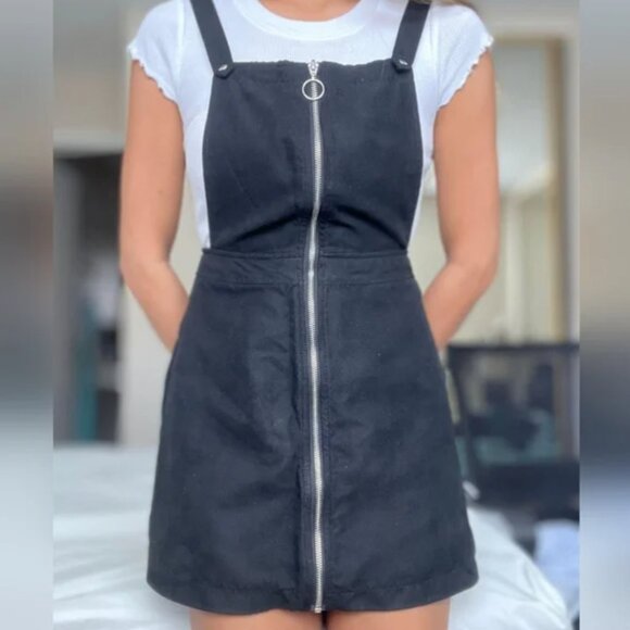 H&M Divided Faux Suede Overall Mini Dress – Black Zip-Up, Size 4 - Picture 2 of 5